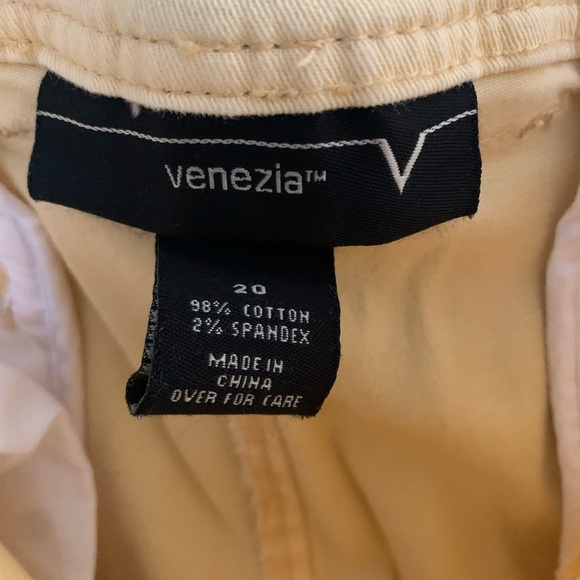 Venezia Light Yellow Capri Jeans - Picture 3 of 8